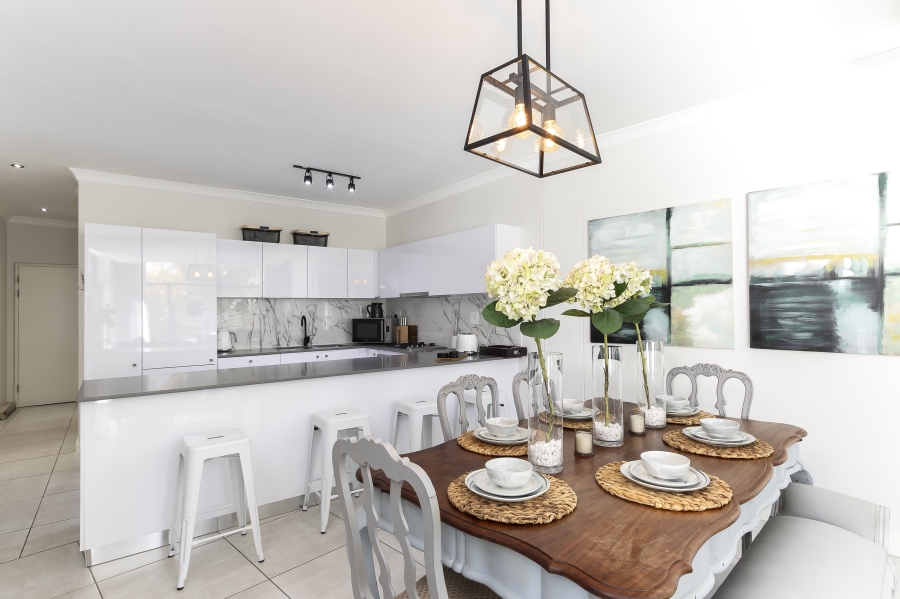 To Let 3 Bedroom Property for Rent in Paardevlei Western Cape